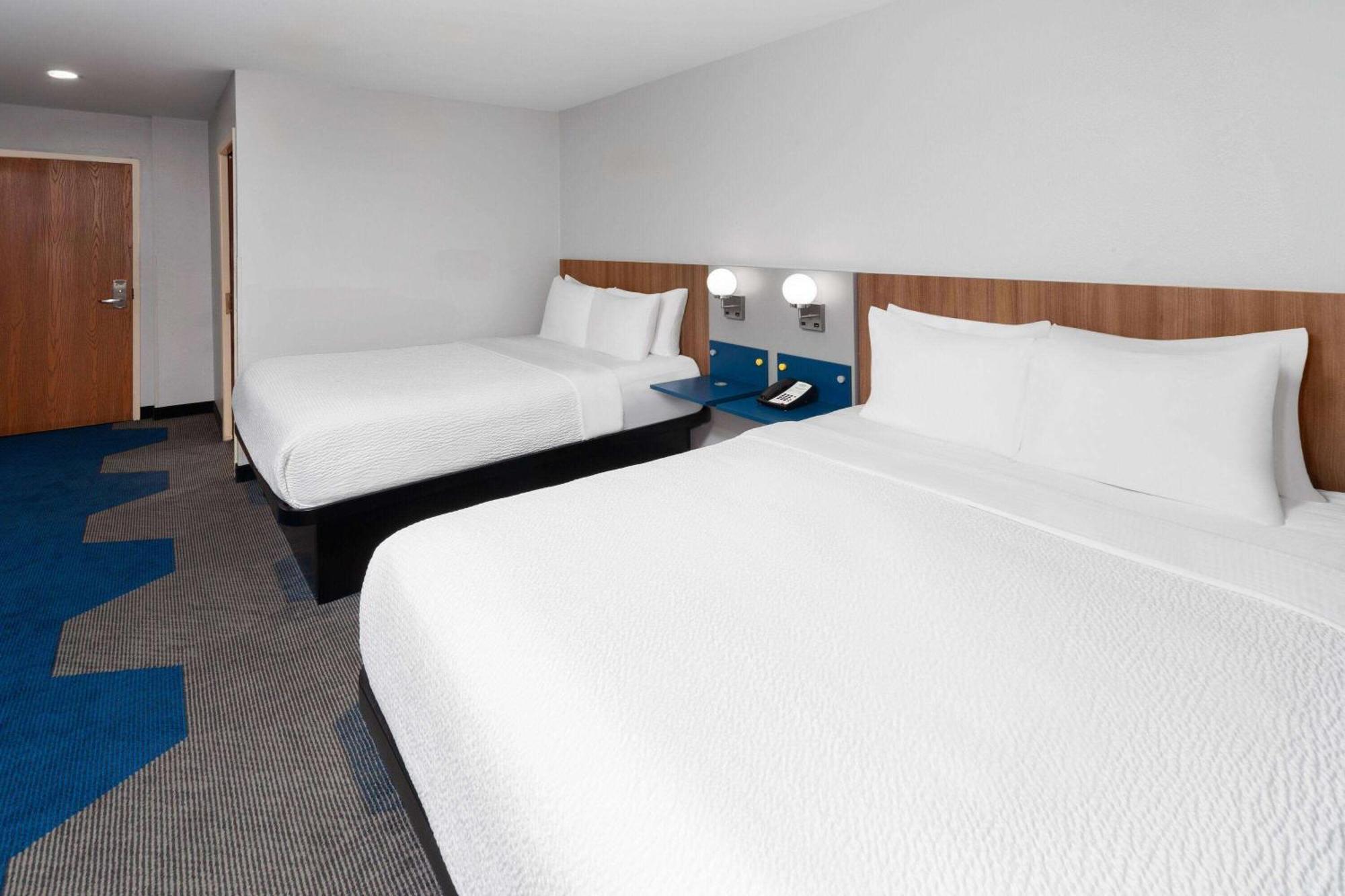 Microtel Inn By Wyndham Janesville Eksteriør bilde