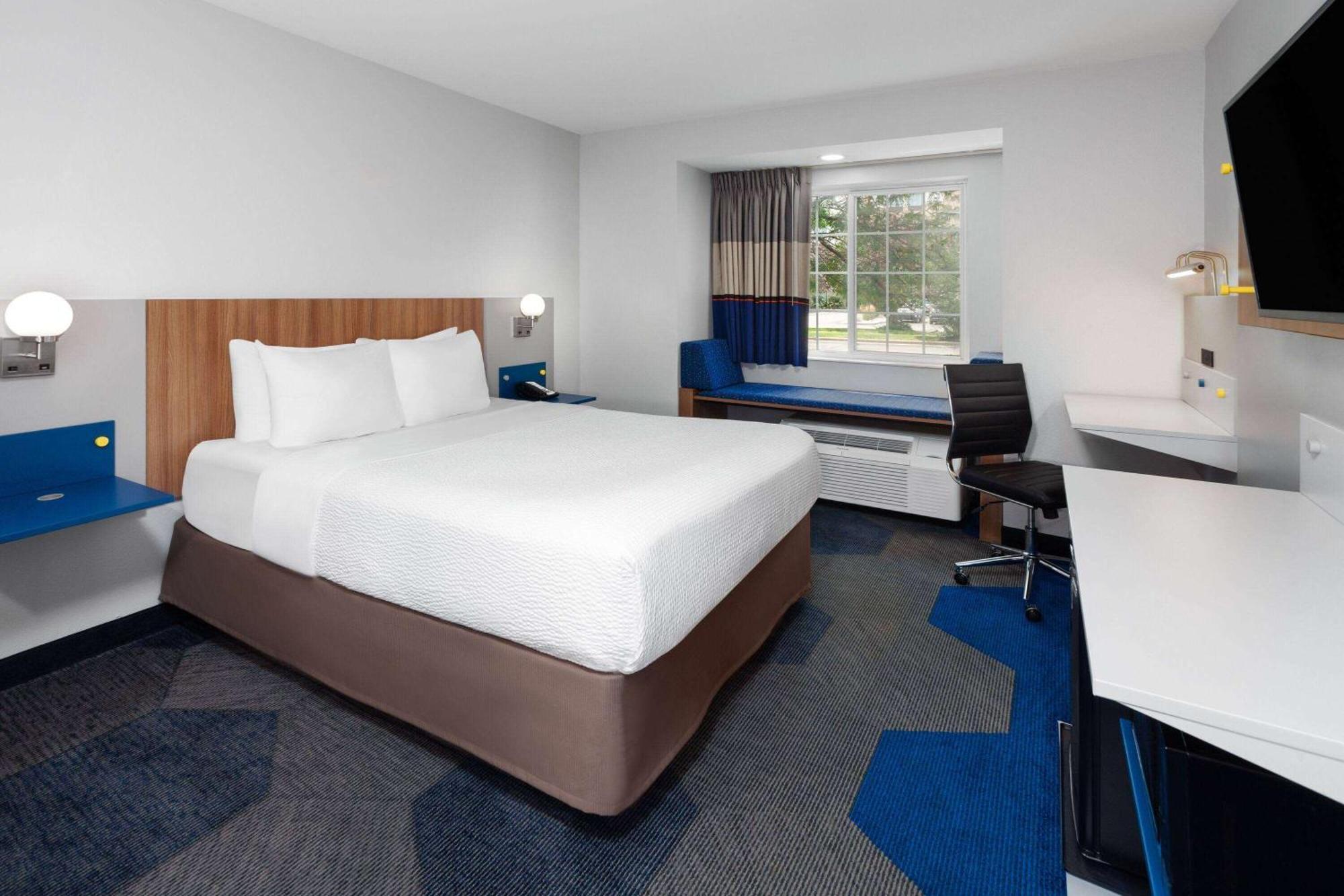 Microtel Inn By Wyndham Janesville Eksteriør bilde