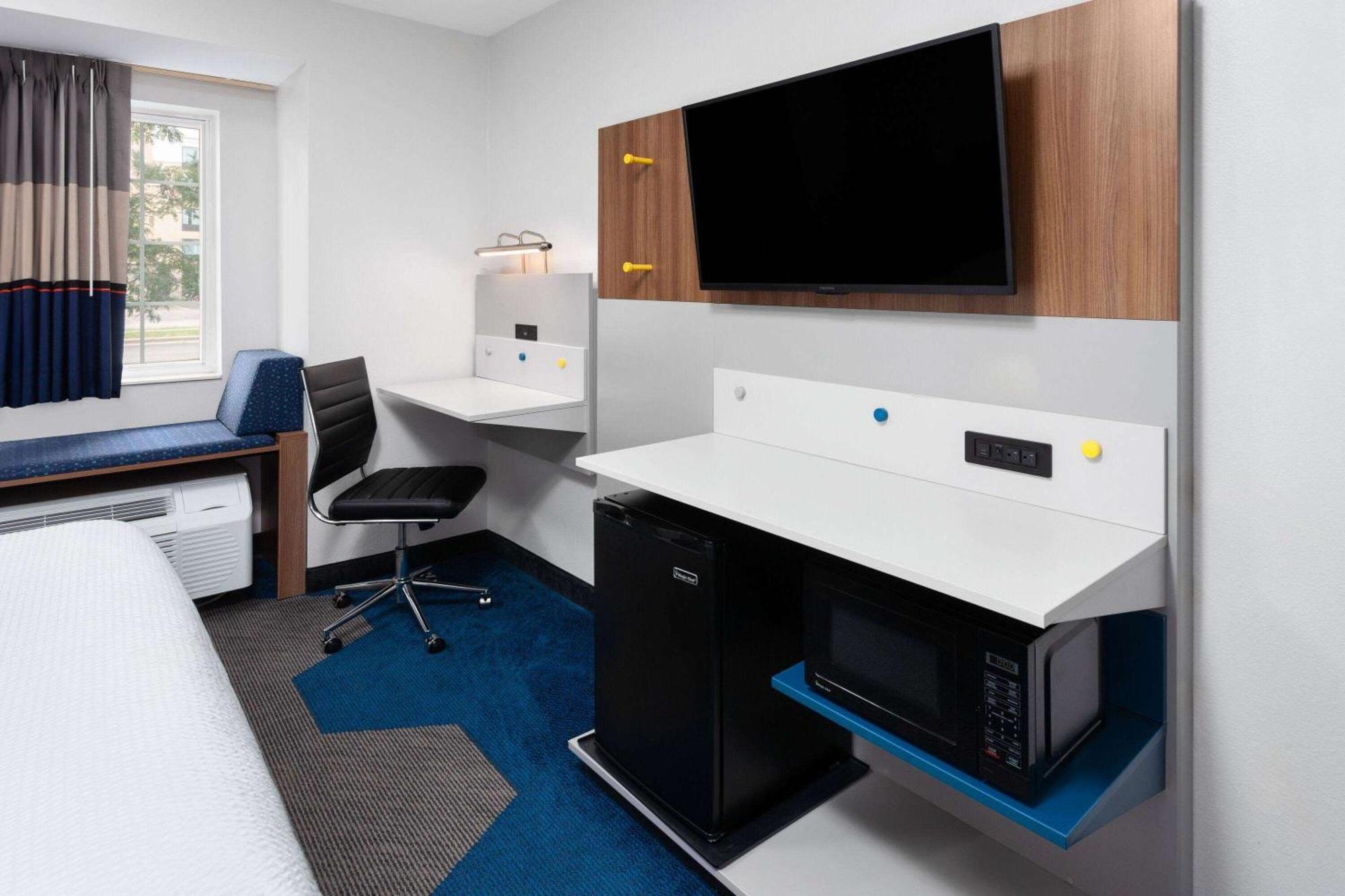 Microtel Inn By Wyndham Janesville Eksteriør bilde